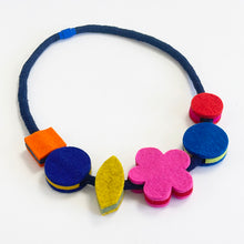 Load image into Gallery viewer, Felt bead necklace - flower
