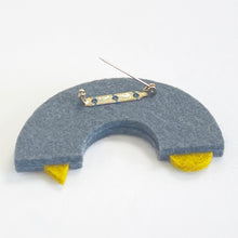 Load image into Gallery viewer, Felt brooch - arch
