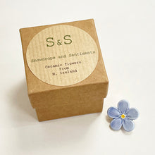 Load image into Gallery viewer, Ceramic flower brooch - forget-me-not
