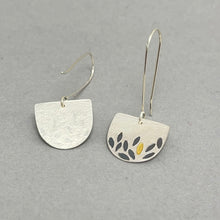 Load image into Gallery viewer, Gathered leaves drop earrings - small
