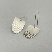 Load image into Gallery viewer, Gathered leaves drop earrings - large
