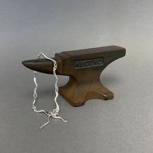Load image into Gallery viewer, Silver wave link chain bracelet
