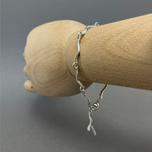 Load image into Gallery viewer, Silver wave link chain bracelet
