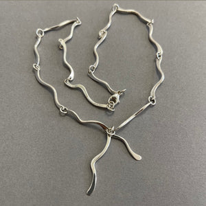 Silver wave link chain necklace