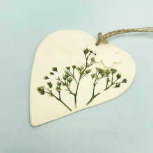 Load image into Gallery viewer, Ceramic hanging - baby&#39;s breath (Gypsophila)
