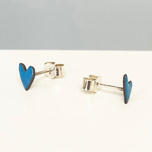 Load image into Gallery viewer, Tiny enamel heart earrings - blue
