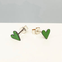Load image into Gallery viewer, Tiny enamel heart earrings - green
