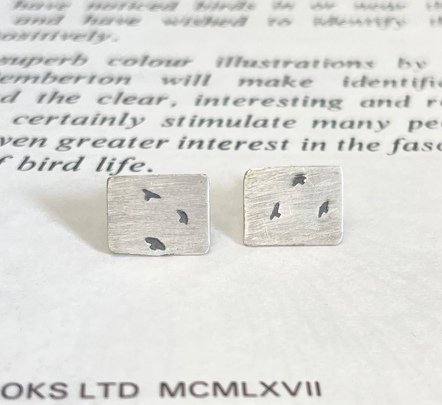 Little birds stud earrings