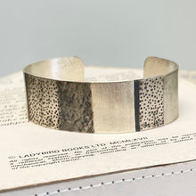 Load image into Gallery viewer, Narrow silver cuff bangle 2
