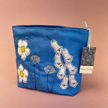 Load image into Gallery viewer, Large wash/makeup bag- flowers
