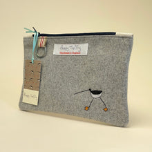 Load image into Gallery viewer, Make up / large purse - oystercatcher

