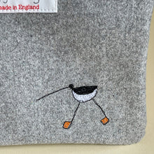 Load image into Gallery viewer, Make up / large purse - oystercatcher
