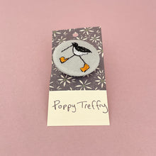 Load image into Gallery viewer, Appliqué badge - oystercatcher

