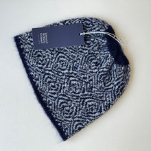 Load image into Gallery viewer, Luxury beanie - 4
