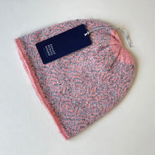 Load image into Gallery viewer, Luxury beanie - 11
