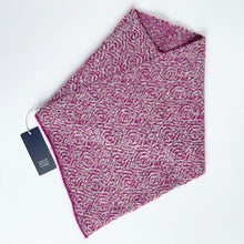 Load image into Gallery viewer, Triangular snood - 9
