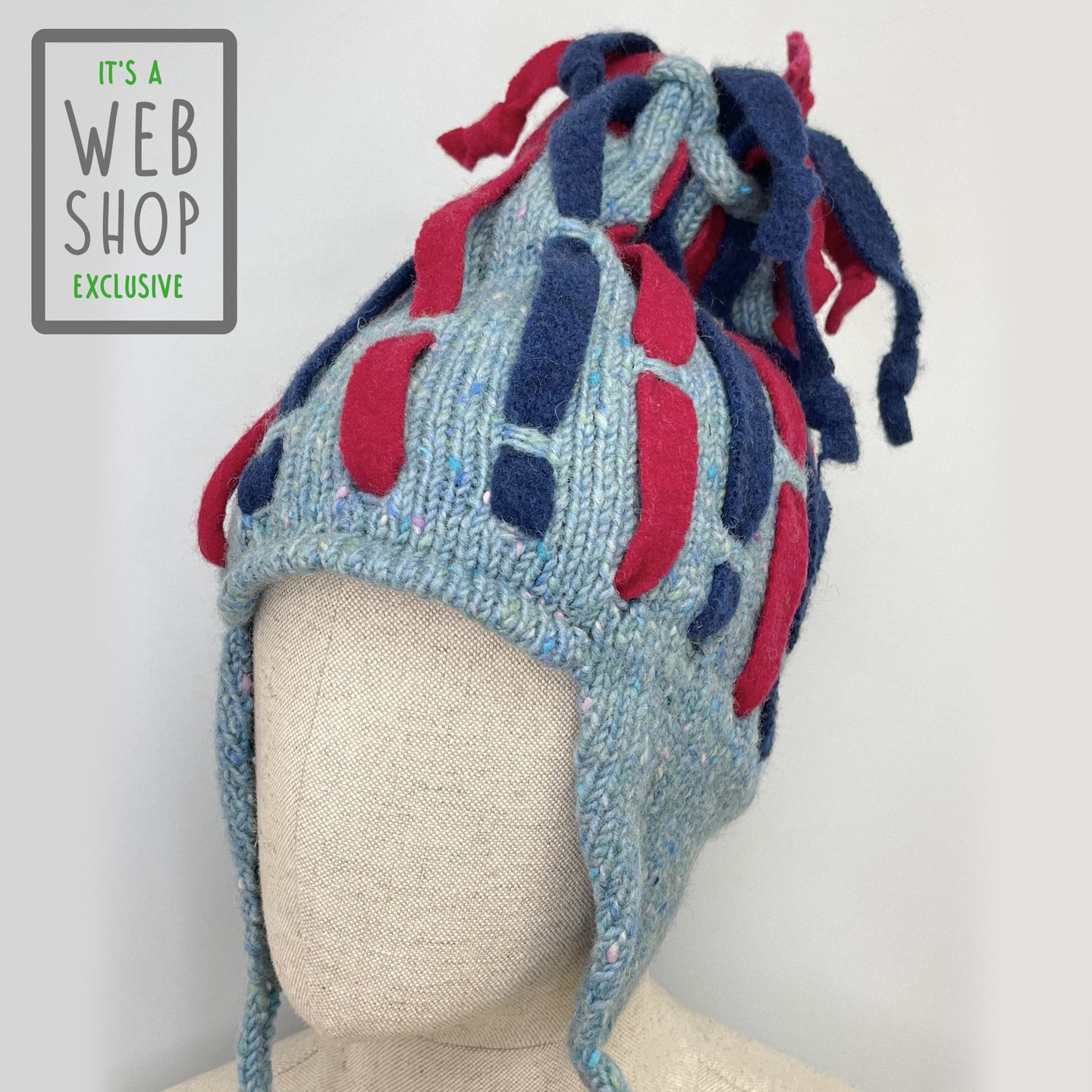 Woolly hat hand knit with tassels - 5