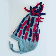 Load image into Gallery viewer, Woolly hat hand knit with tassels - 5
