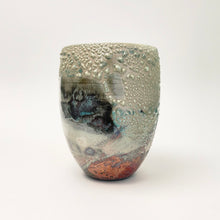 Load image into Gallery viewer, Decorative vase - 3
