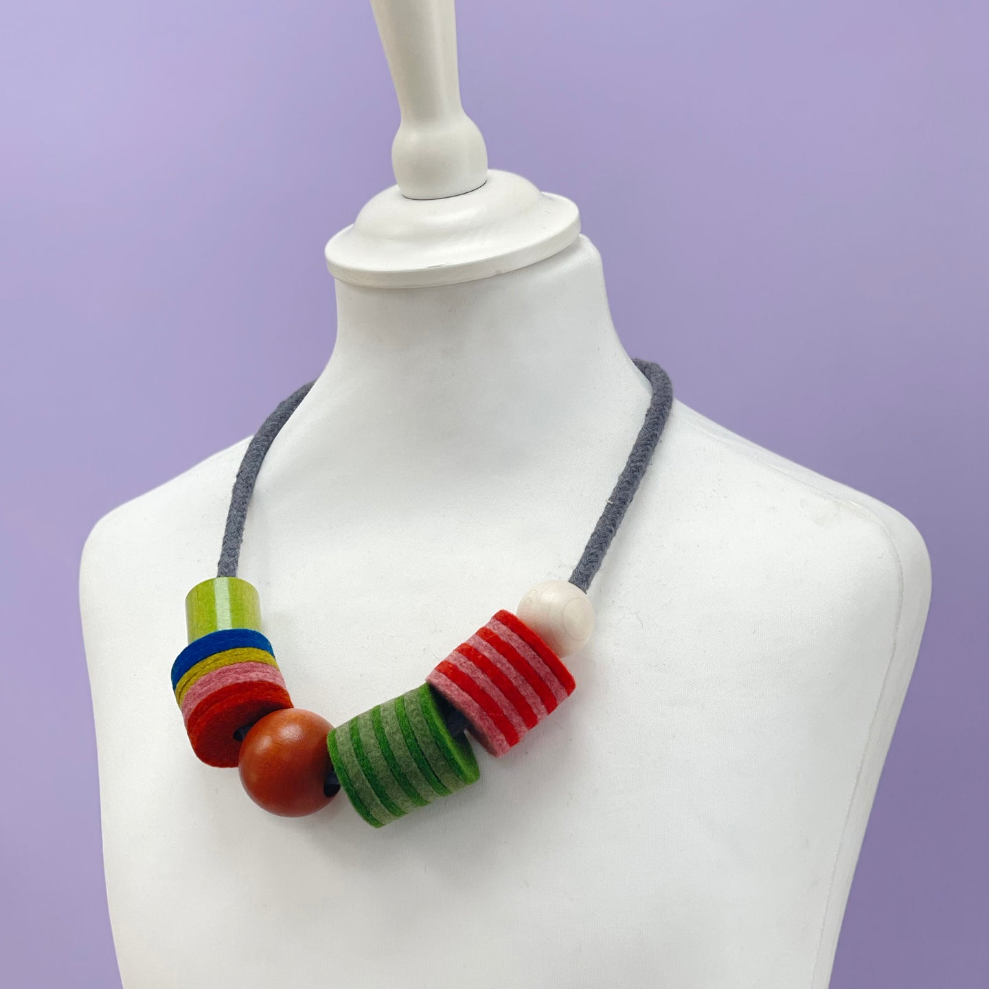 Felt bead necklace - red