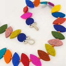 Load image into Gallery viewer, Felt bead necklace - leaves

