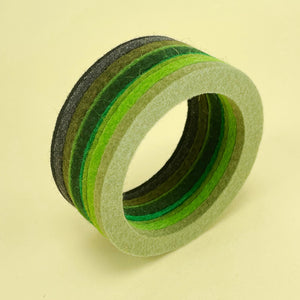 Felt disk bangle - green