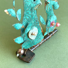 Load image into Gallery viewer, Bunnies on a key
