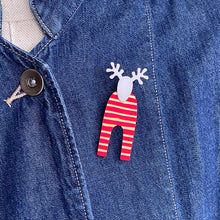 Load image into Gallery viewer, Christmas brooch - reindeer
