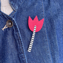 Load image into Gallery viewer, Scandi Brooch - red tulip
