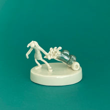 Load image into Gallery viewer, Ceramic sculpture - lady golfer
