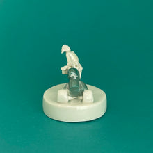 Load image into Gallery viewer, Ceramic sculpture - lady golfer
