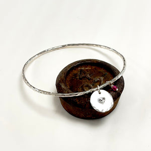 Silver hammered bangle - heart