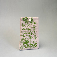 Load image into Gallery viewer, Linen glasses case - garden grow
