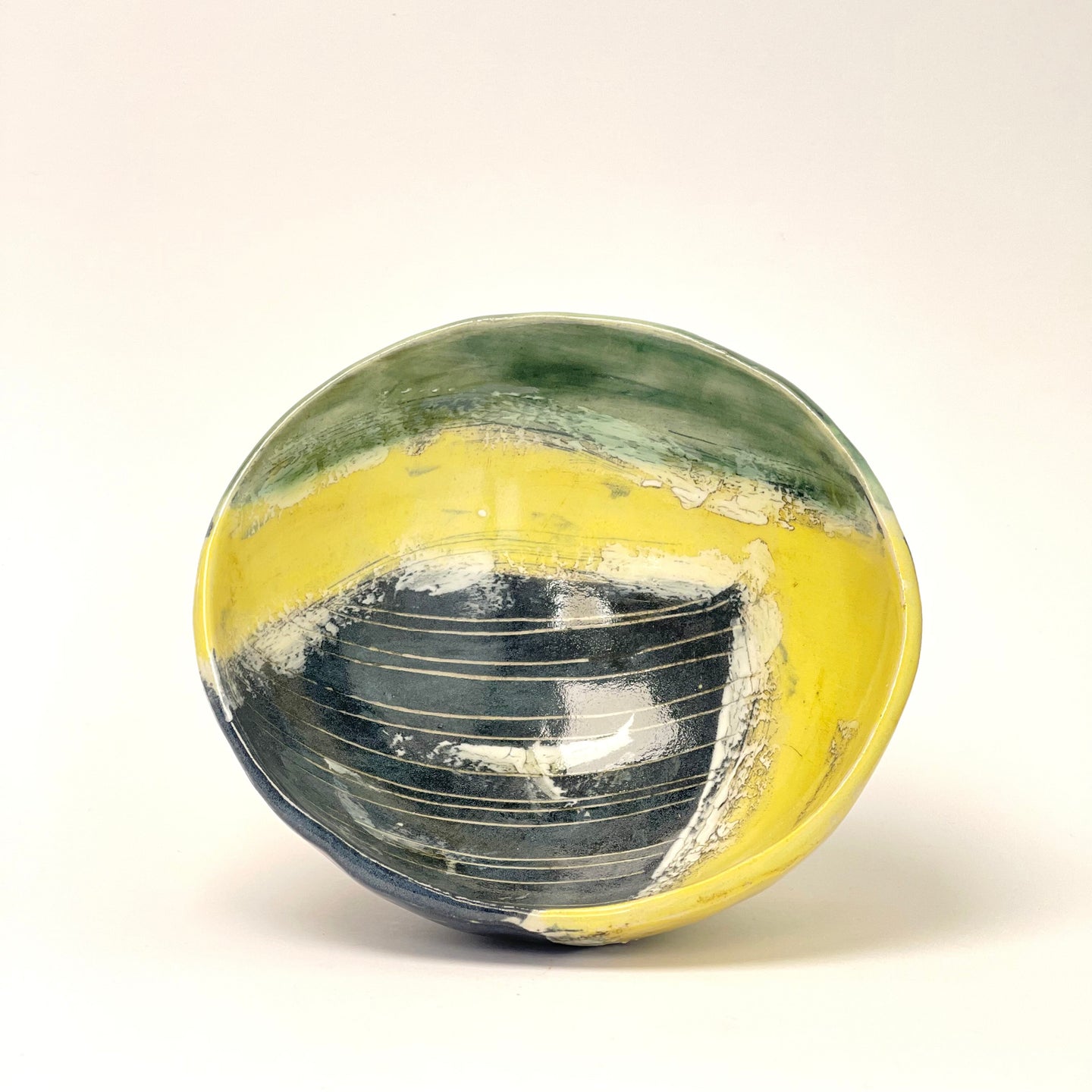 Ceramic decorative bowl