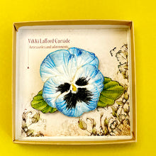 Load image into Gallery viewer, Pansy blue Brooch
