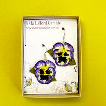 Load image into Gallery viewer, Pansy purple Earrings
