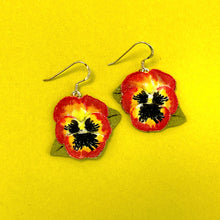 Load image into Gallery viewer, Pansy red earrings.
