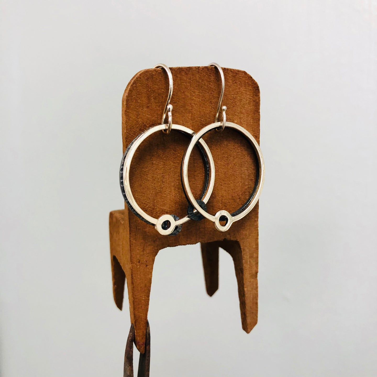 Shadow circles - silver earrings