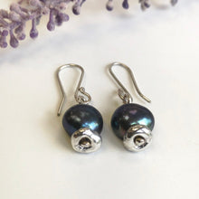Load image into Gallery viewer, Pearl drop earrings - peacock
