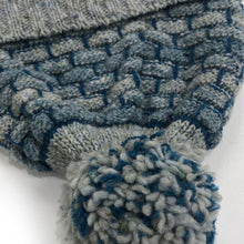 Load image into Gallery viewer, Pom Pom hat - blue
