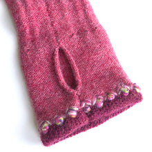 Load image into Gallery viewer, Lambswool wrist mitts 6
