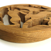 Load image into Gallery viewer, Oak pot stand - 3 hares
