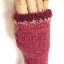 Load image into Gallery viewer, Lambswool wrist mitts 6
