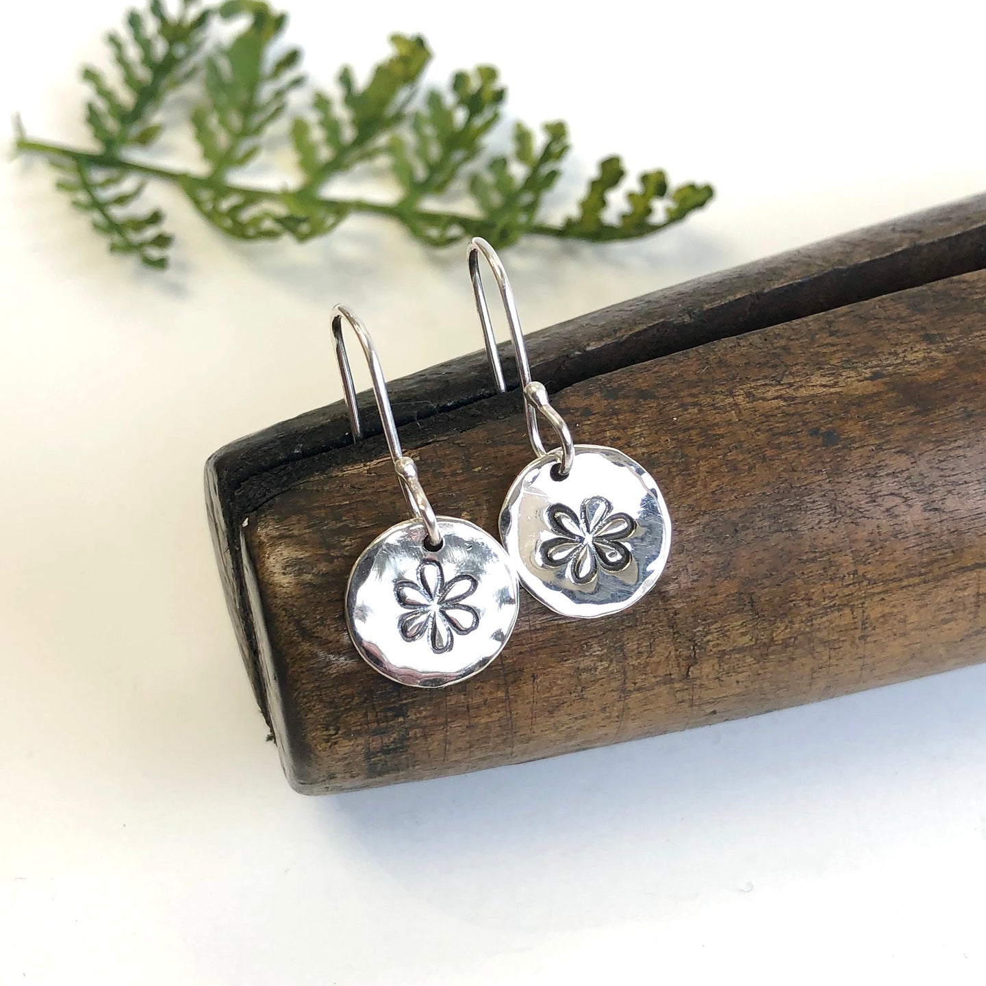 Silver drop earrings - flower
