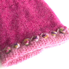 Load image into Gallery viewer, Lambswool wrist mitts 5
