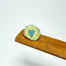 Load image into Gallery viewer, Enamel heart brooch - lime / blue
