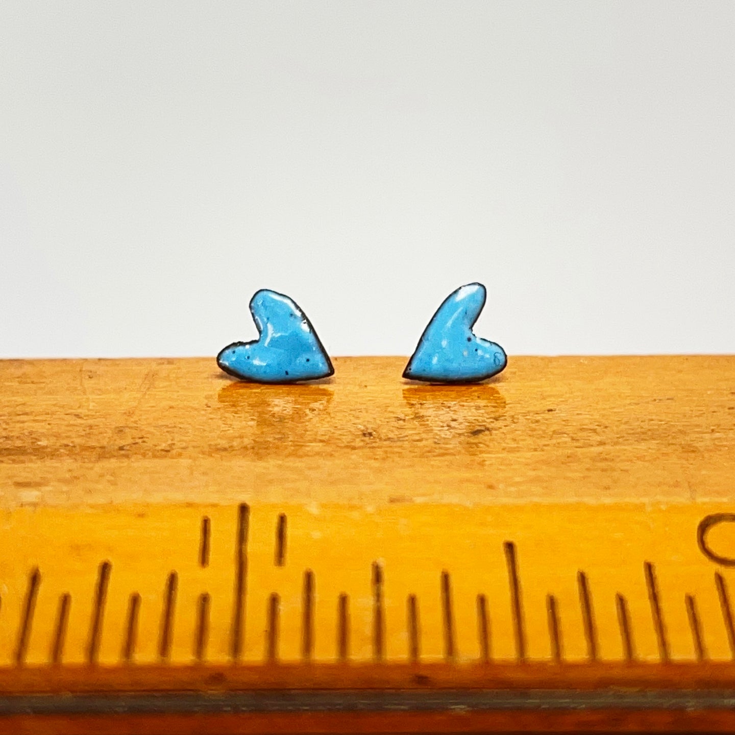 Tiny enamel heart earrings - blue