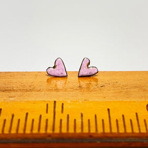 Tiny enamel heart earrings - pink