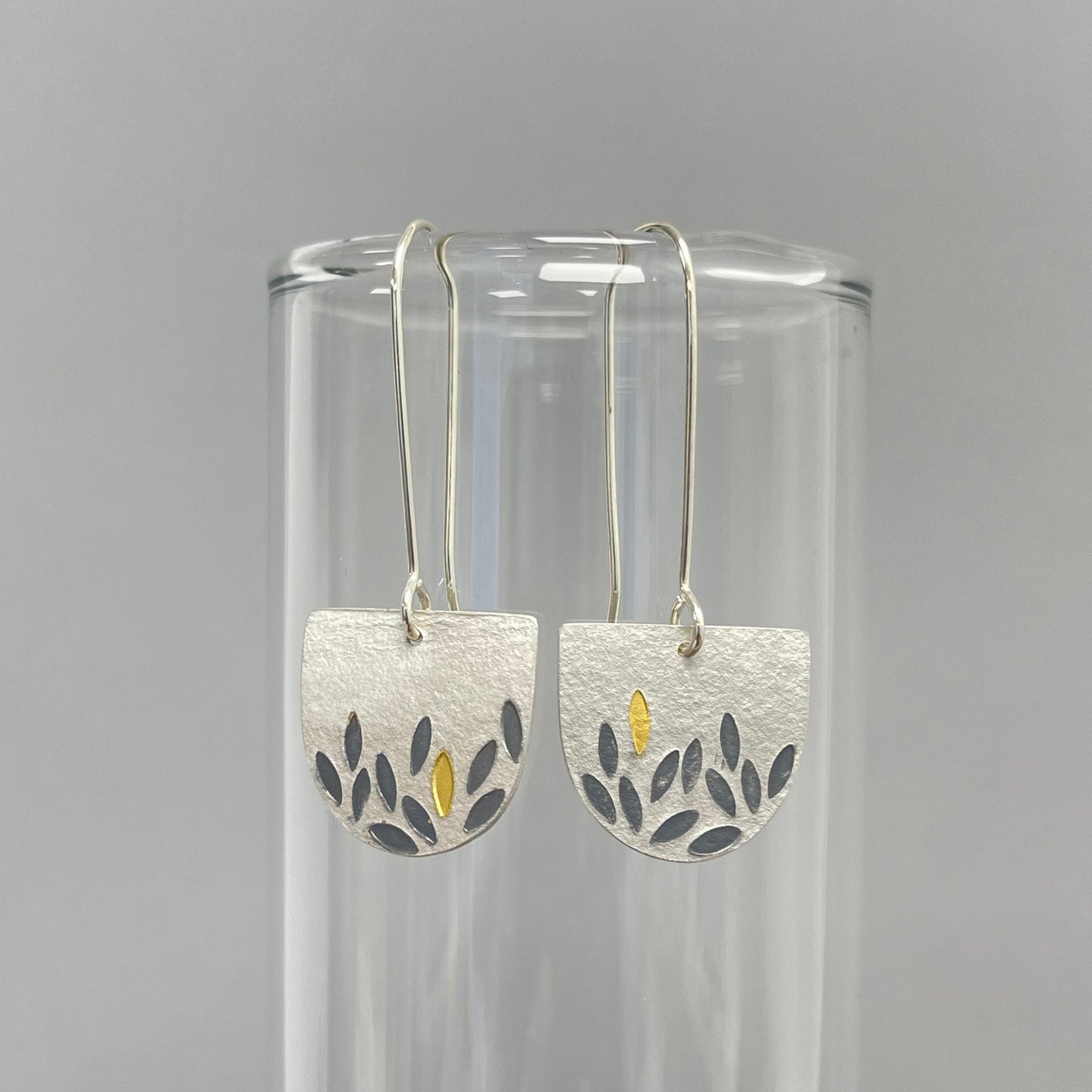 Gathered leaves drop earrings - small