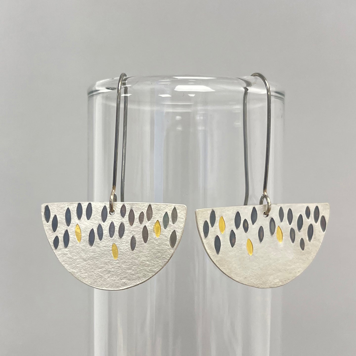 Gathered leaves drop earrings - wide